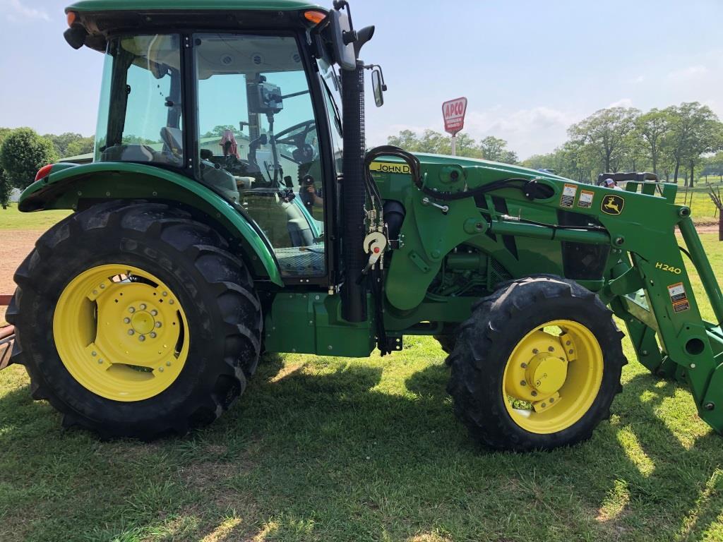 2015 John Deere 5100E Image 14