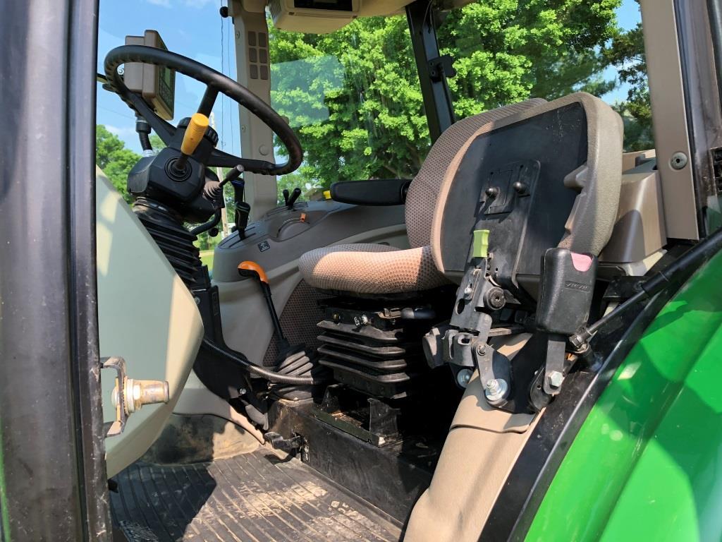 2015 John Deere 5100E Image 19