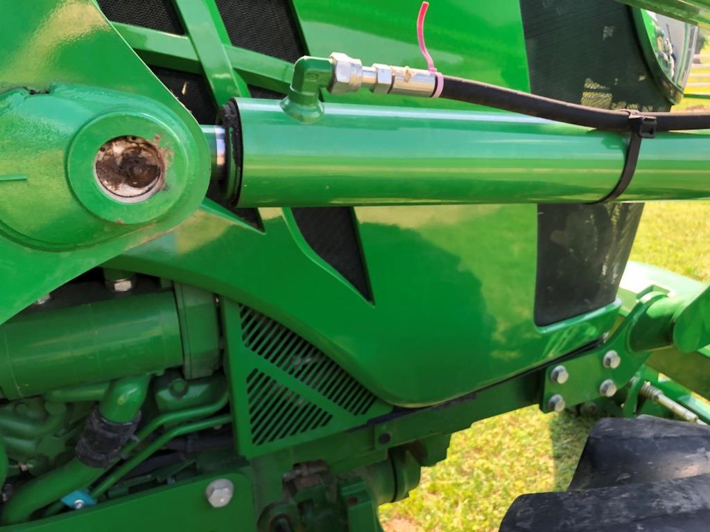 2015 John Deere 5100E Image 15
