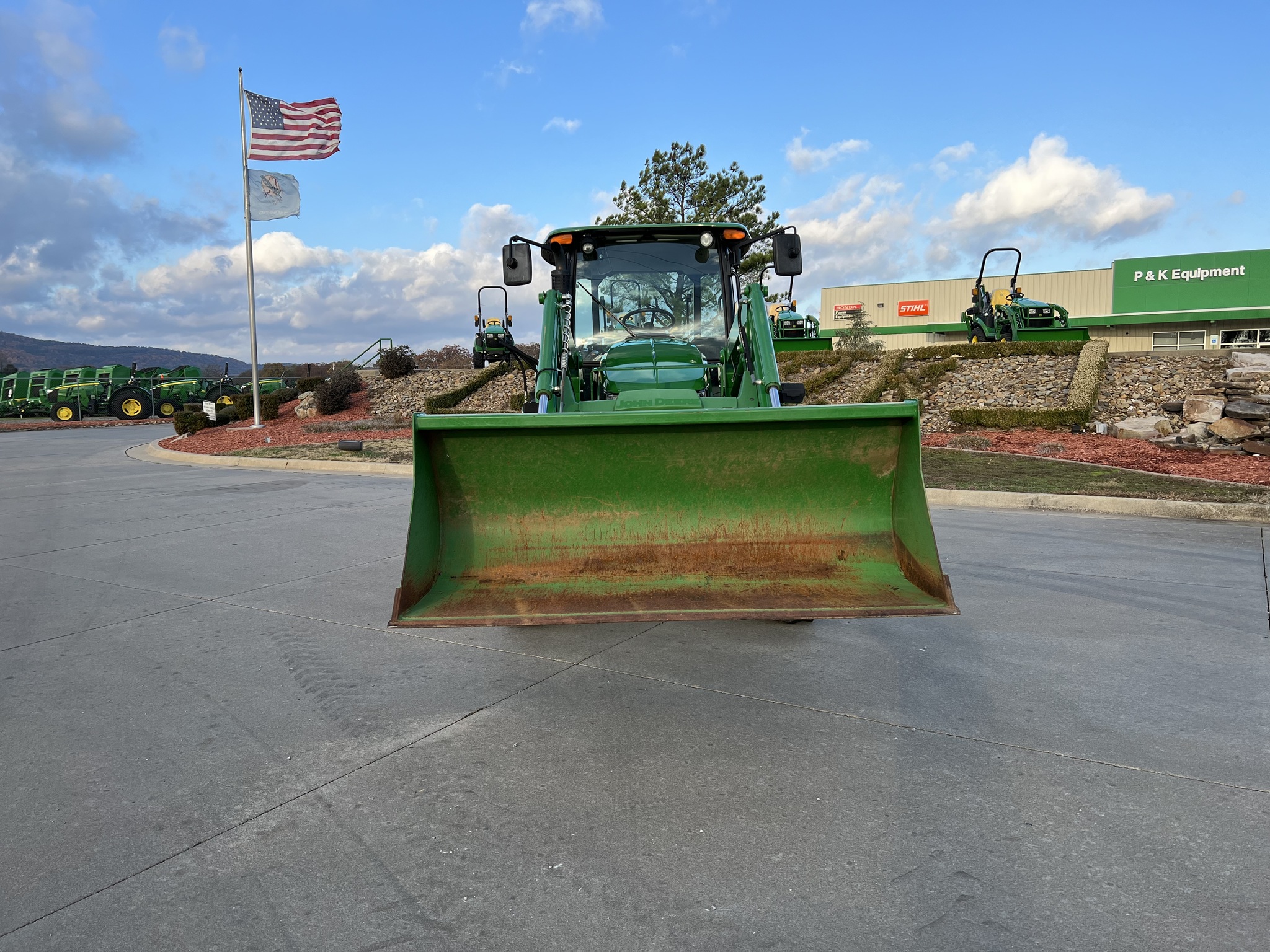 2015 John Deere 5100E Image 8