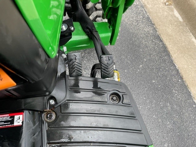 2018 John Deere 2025R Image 12