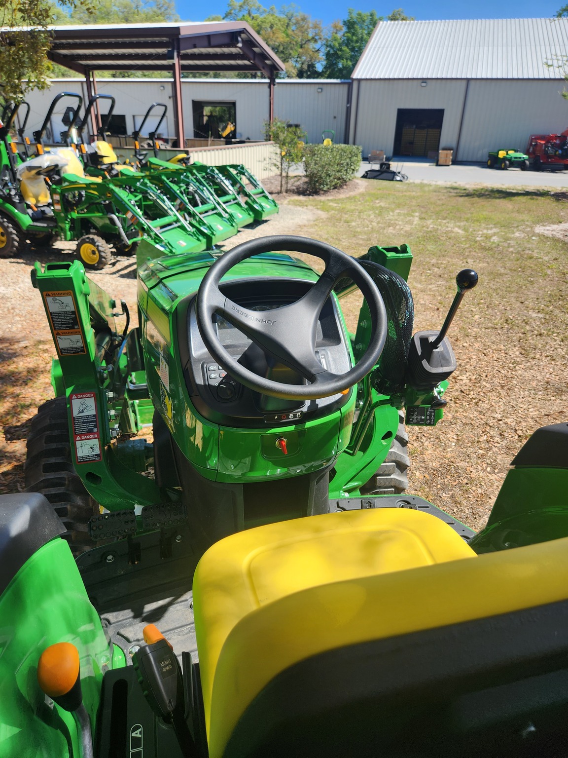 2023 John Deere 4066M Image 6