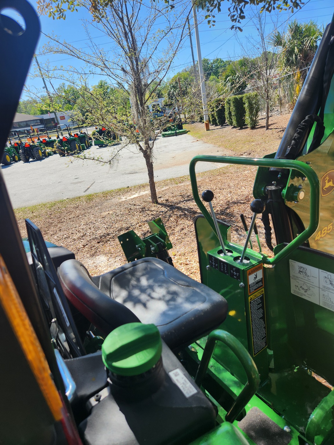 2023 John Deere 4066M Image 5