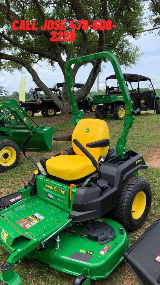 2023 John Deere Z515E Image 2