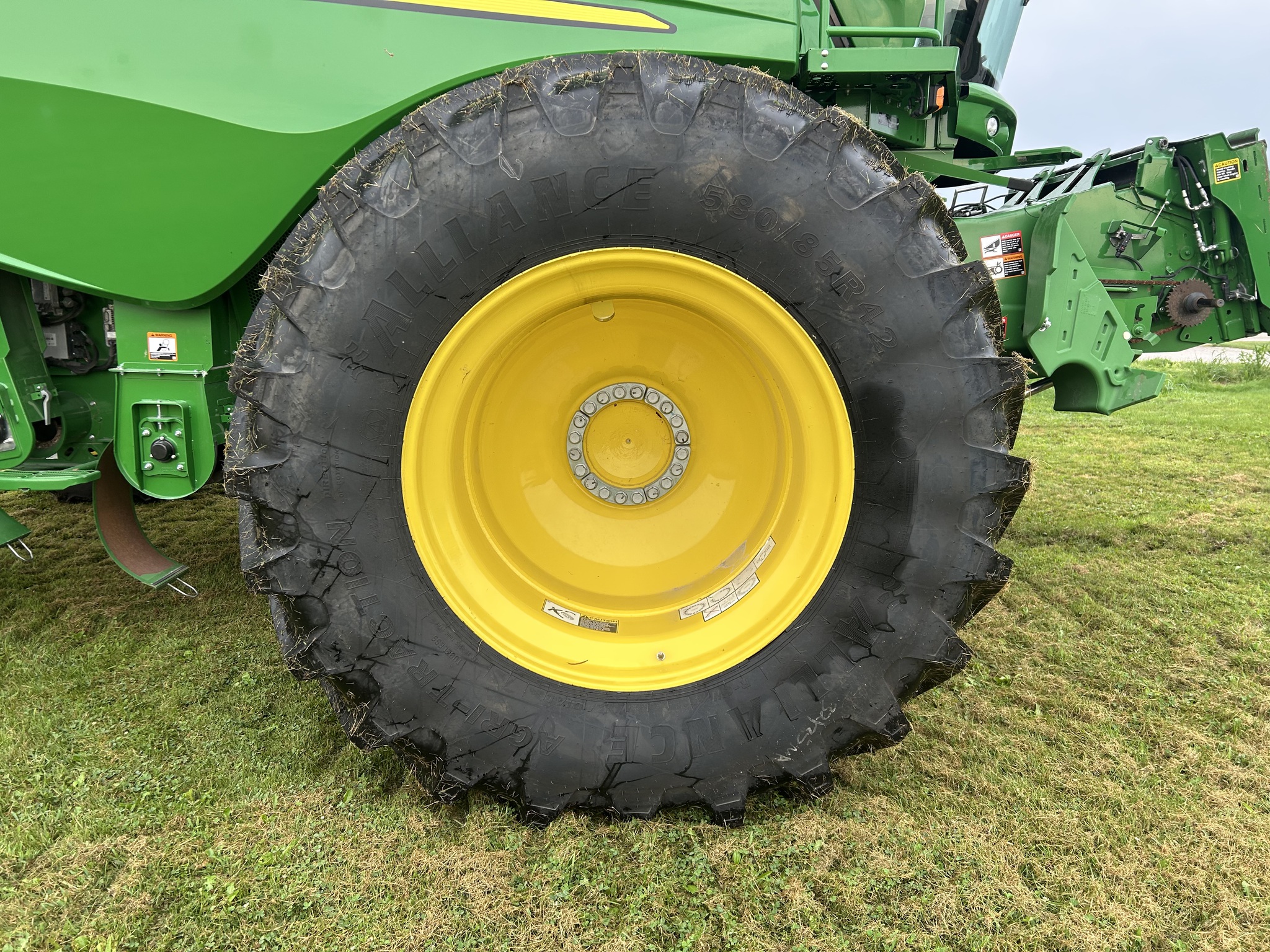  2023 John Deere S780 at Heritage Tractor in Aledo, IL