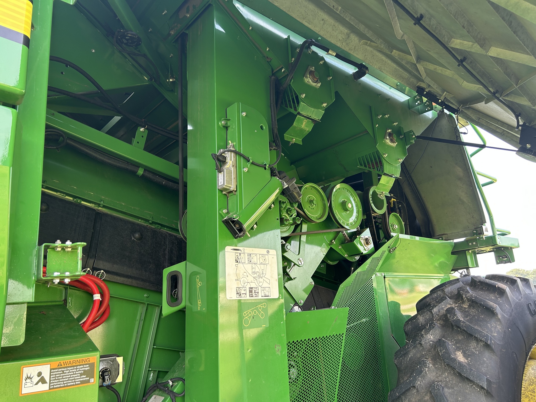  2022 John Deere S760 at Heritage Tractor in Lacon, IL