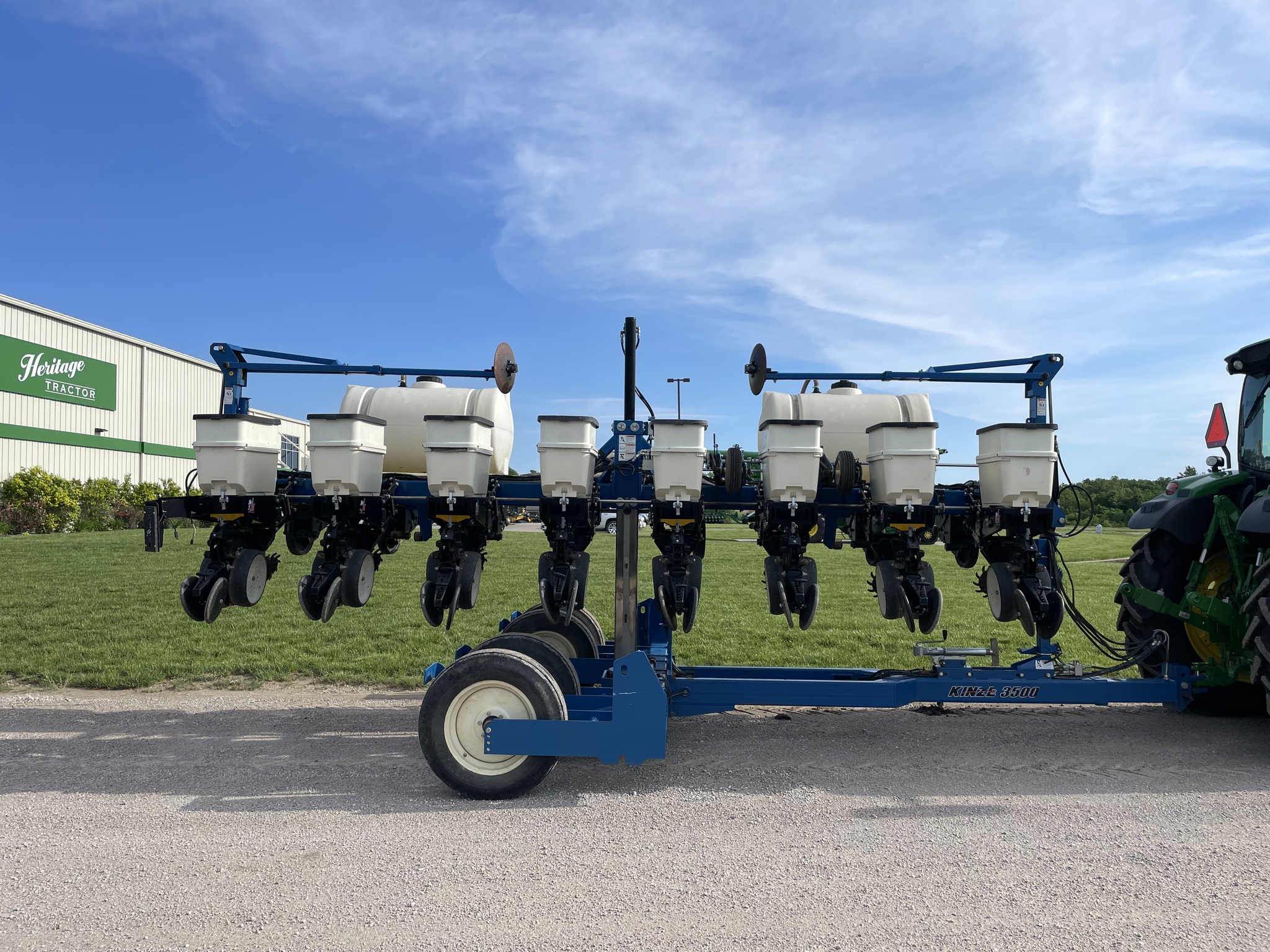  2013 Kinze 3500 at Heritage Tractor in Adrian, MO