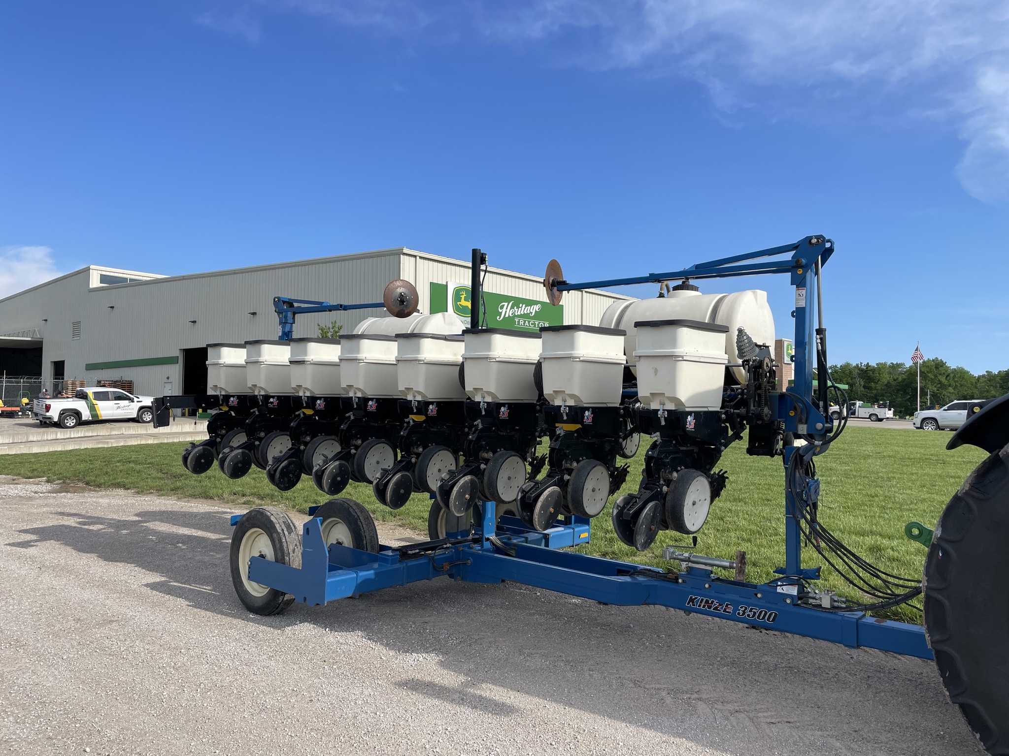  2013 Kinze 3500 at Heritage Tractor in Adrian, MO