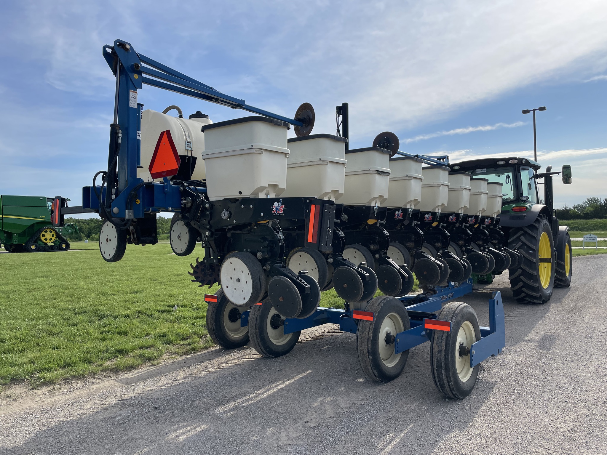  2013 Kinze 3500 at Heritage Tractor in Adrian, MO