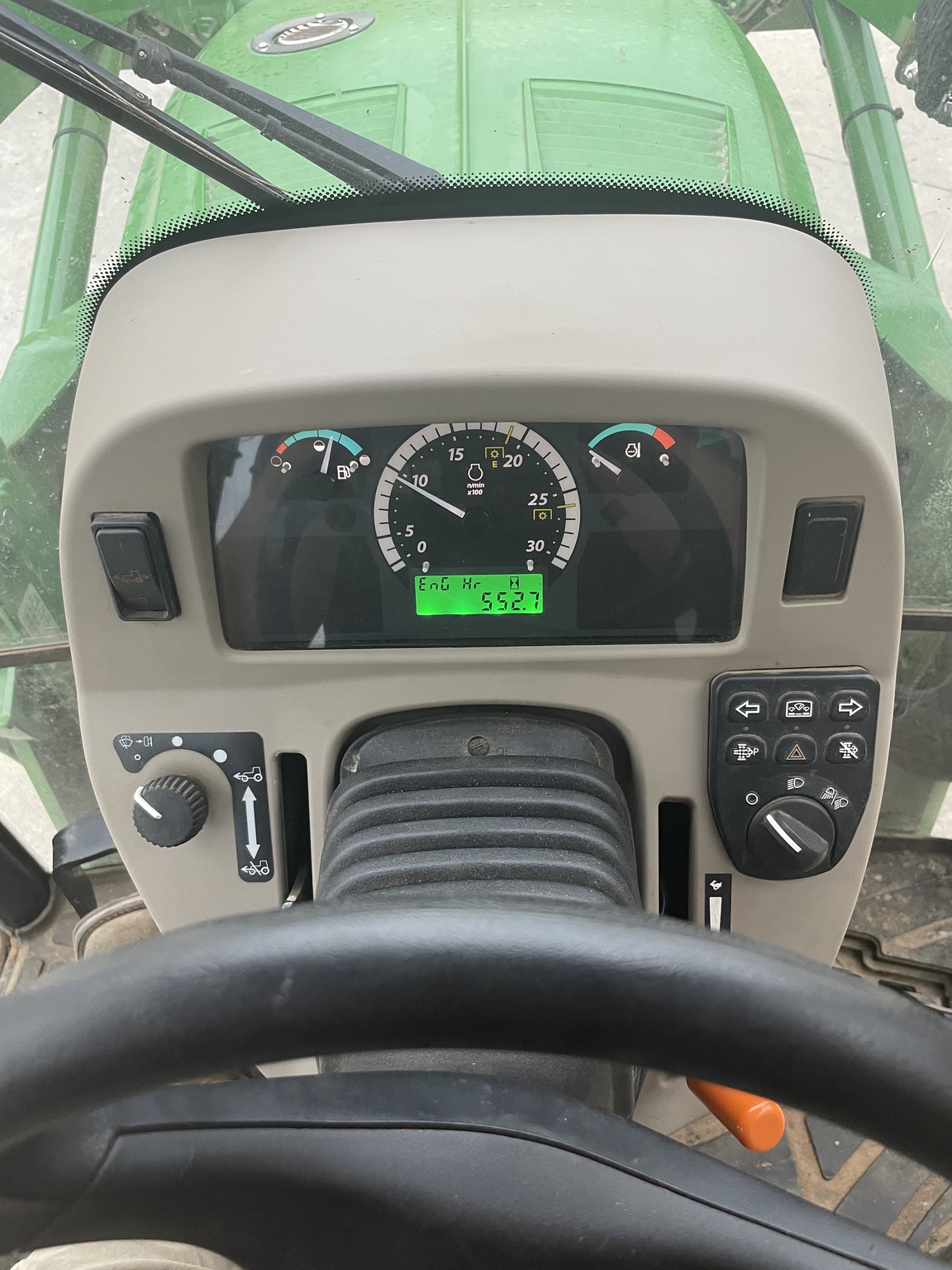 2017 John Deere 4044R Image 6