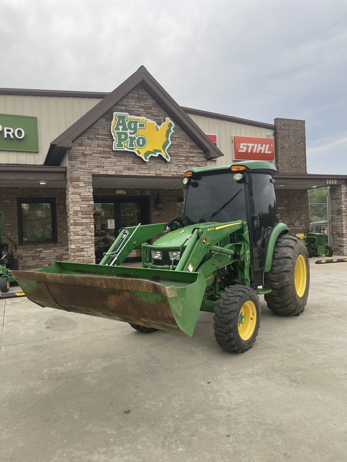 2017 John Deere 4044R Image 1