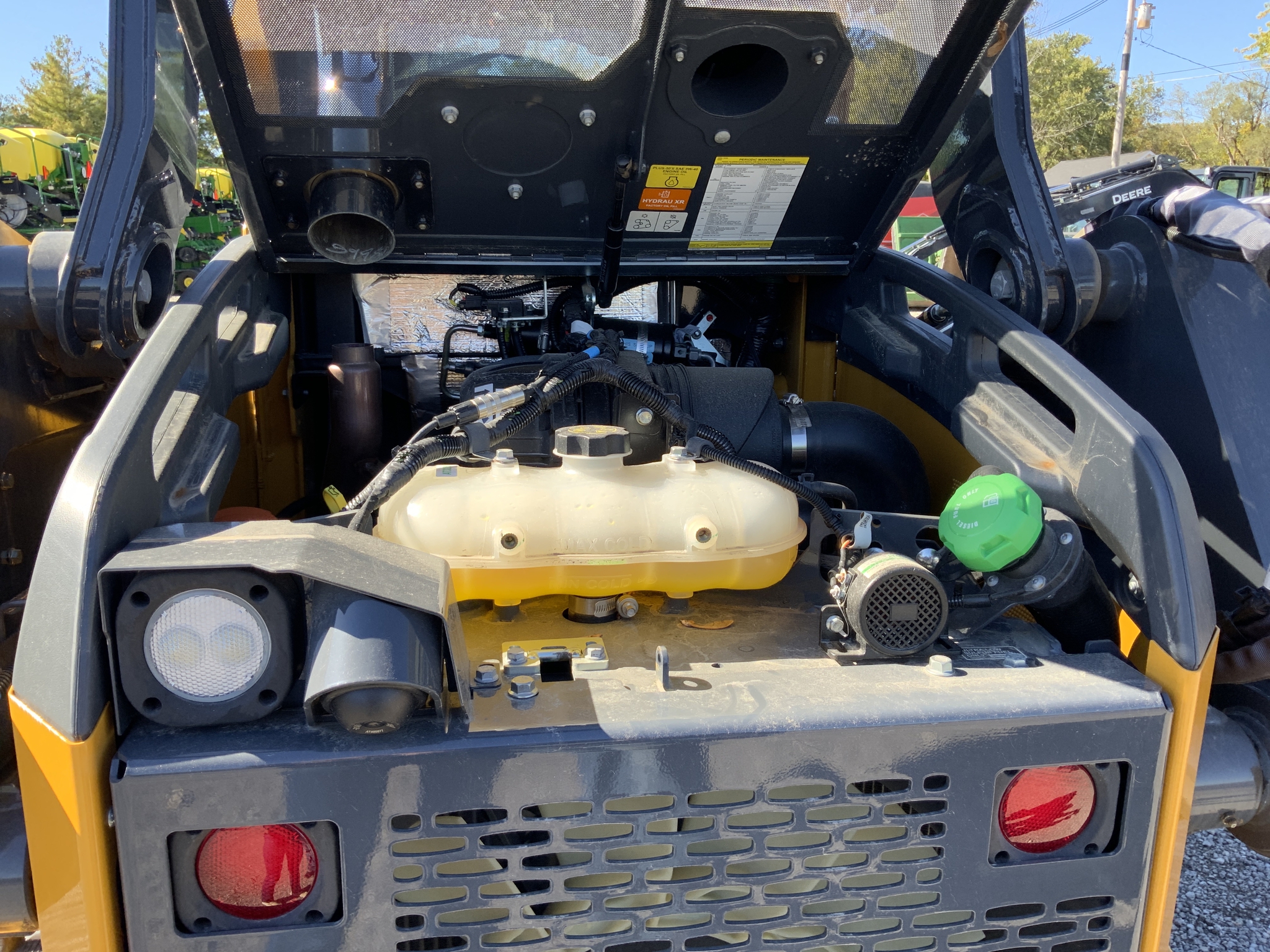 2023 John Deere 325G Image 17