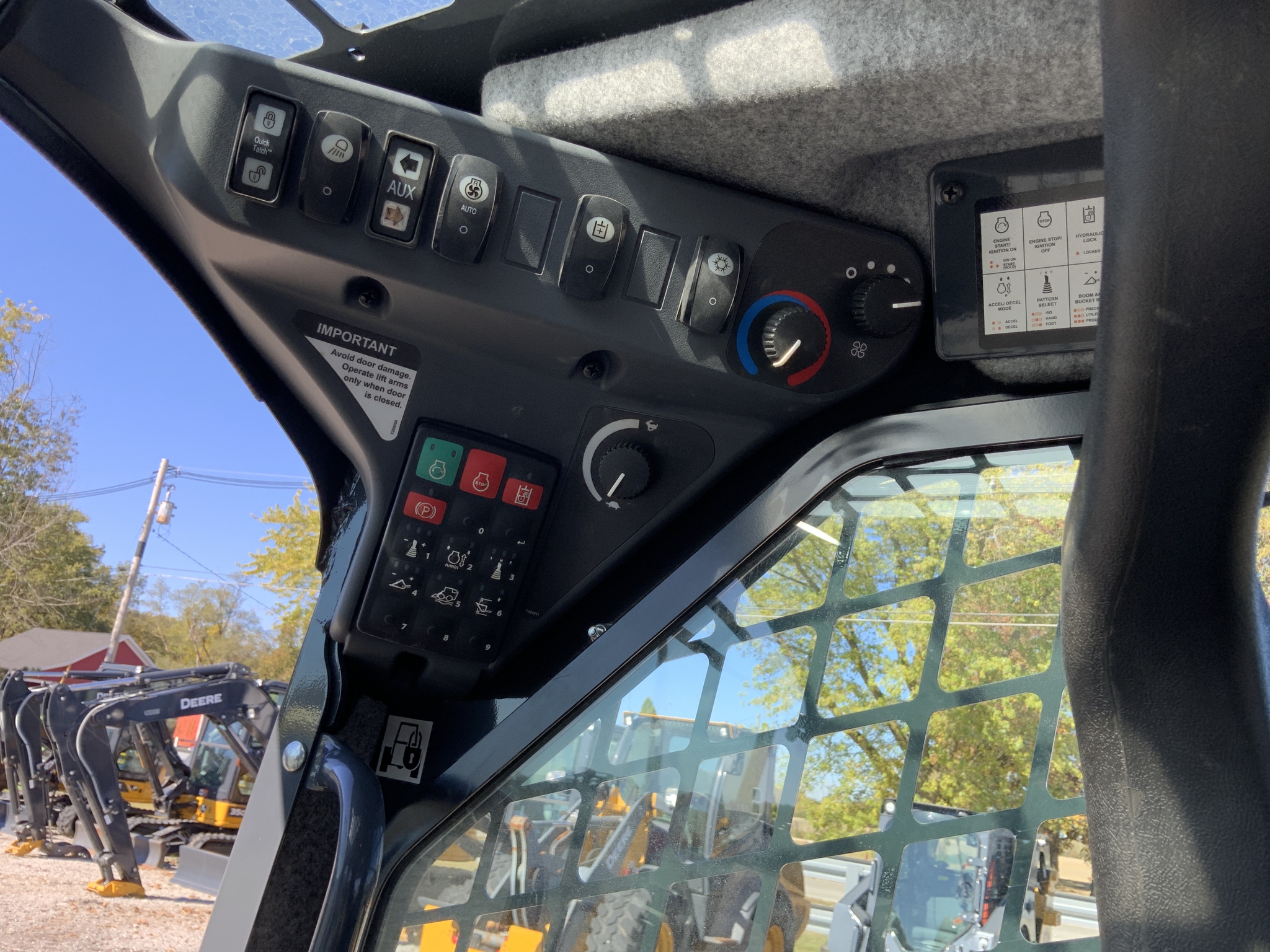 2023 John Deere 325G Image 18