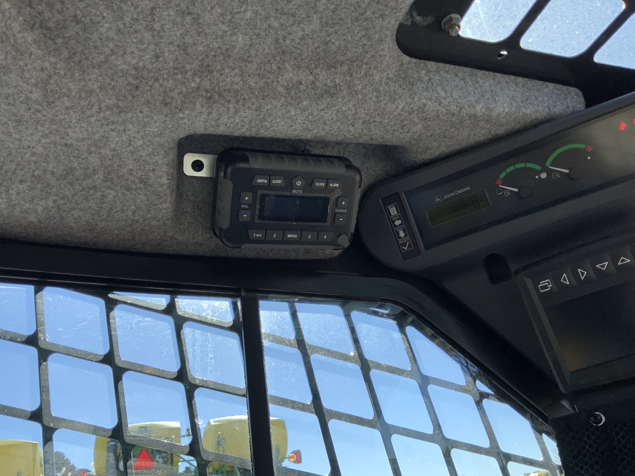 2023 John Deere 325G Image 19