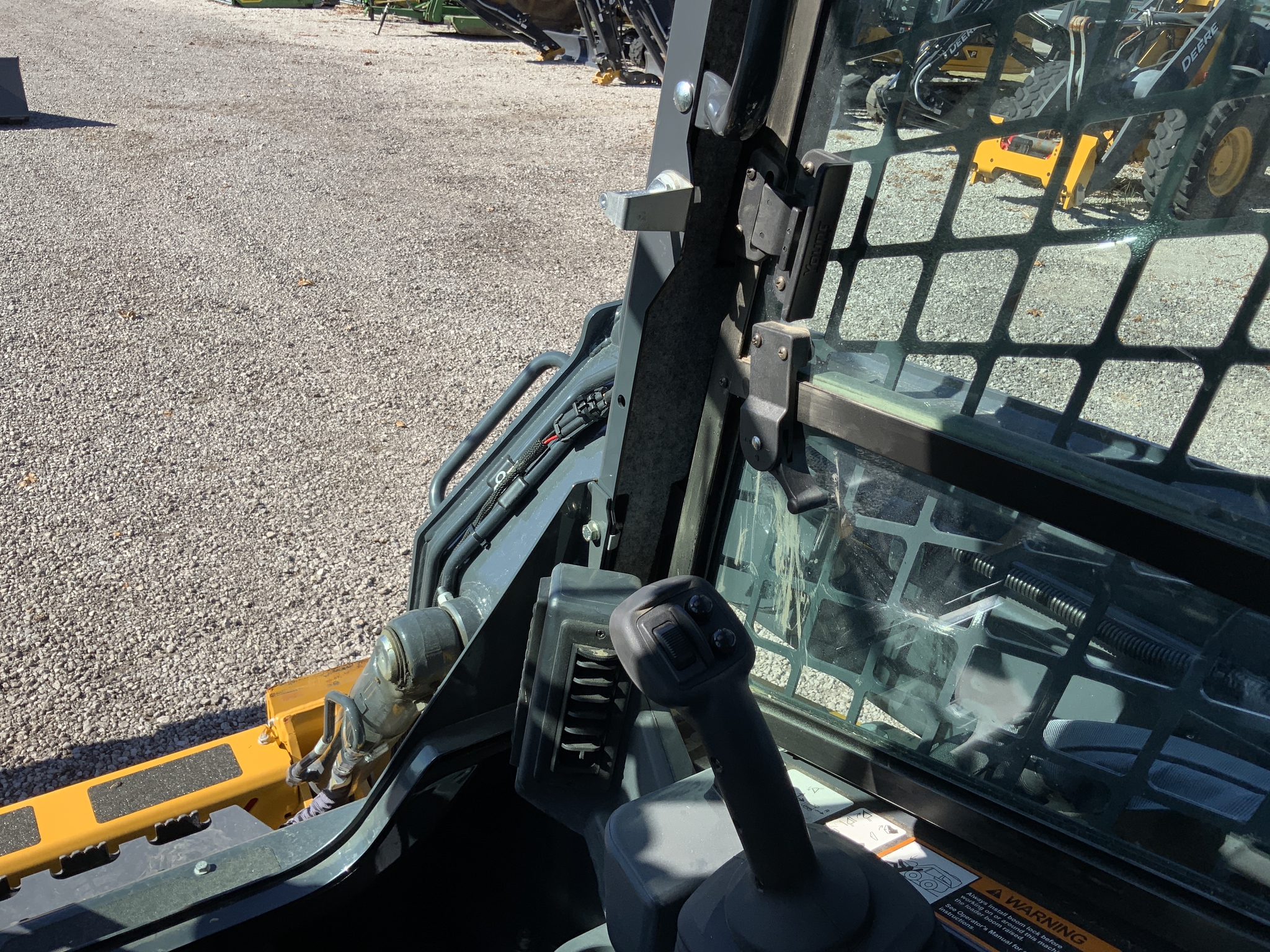 2023 John Deere 325G Image 20