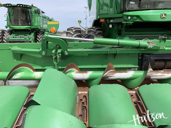 Photo of 2019 John Deere 712FC