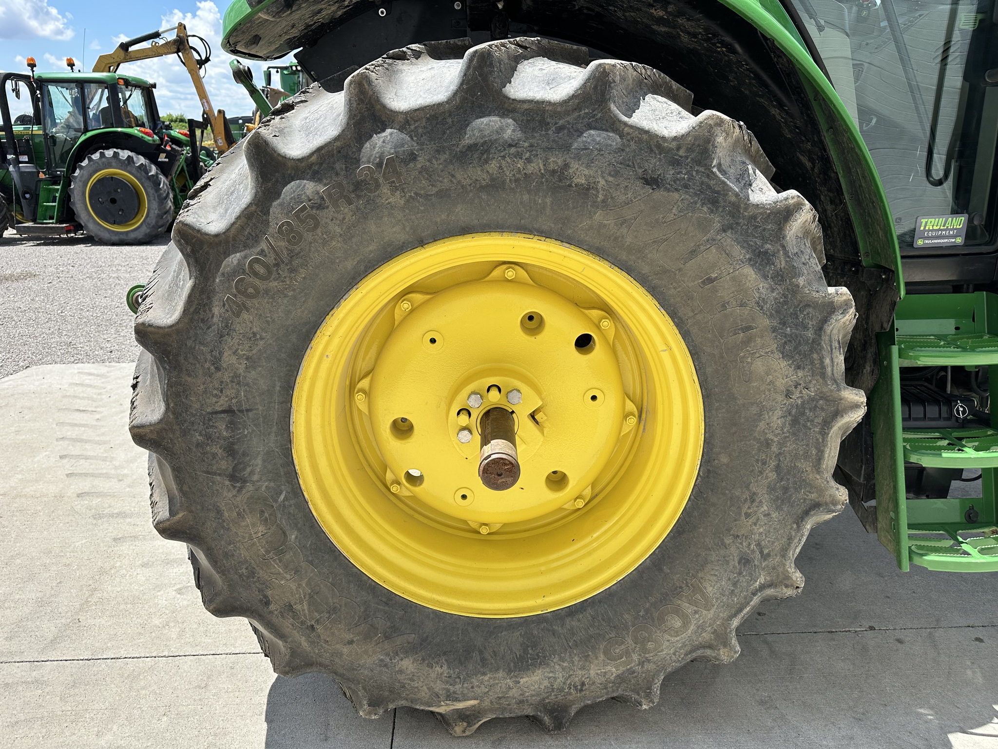 2022 John Deere 6110M Image 9