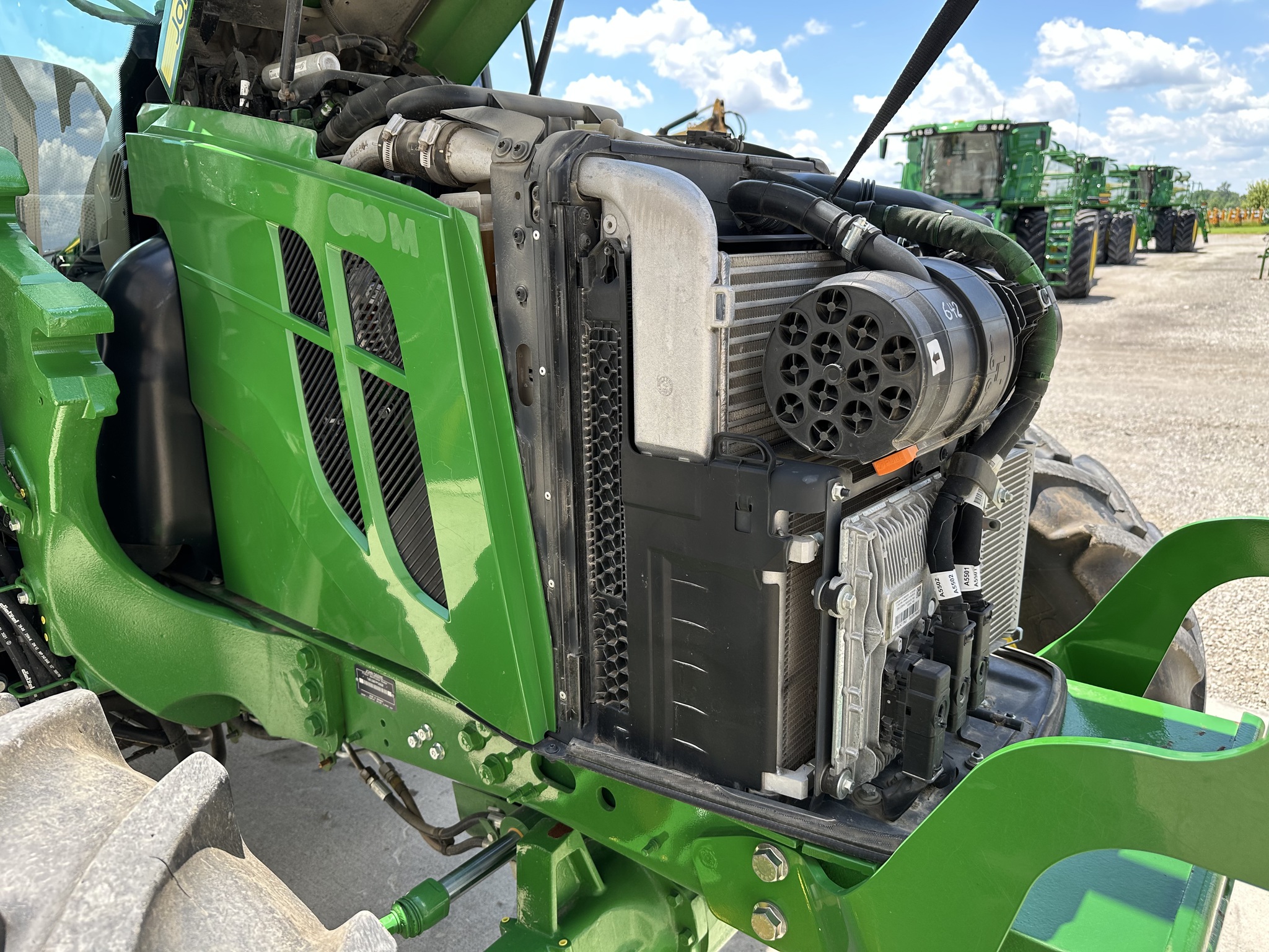 2022 John Deere 6110M Image 18