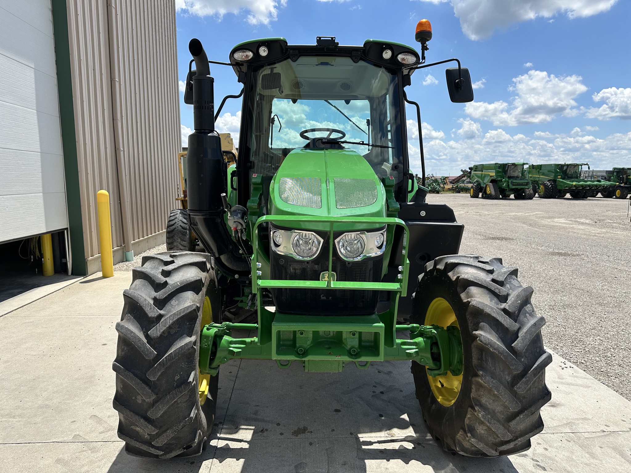 2022 John Deere 6110M Image 8