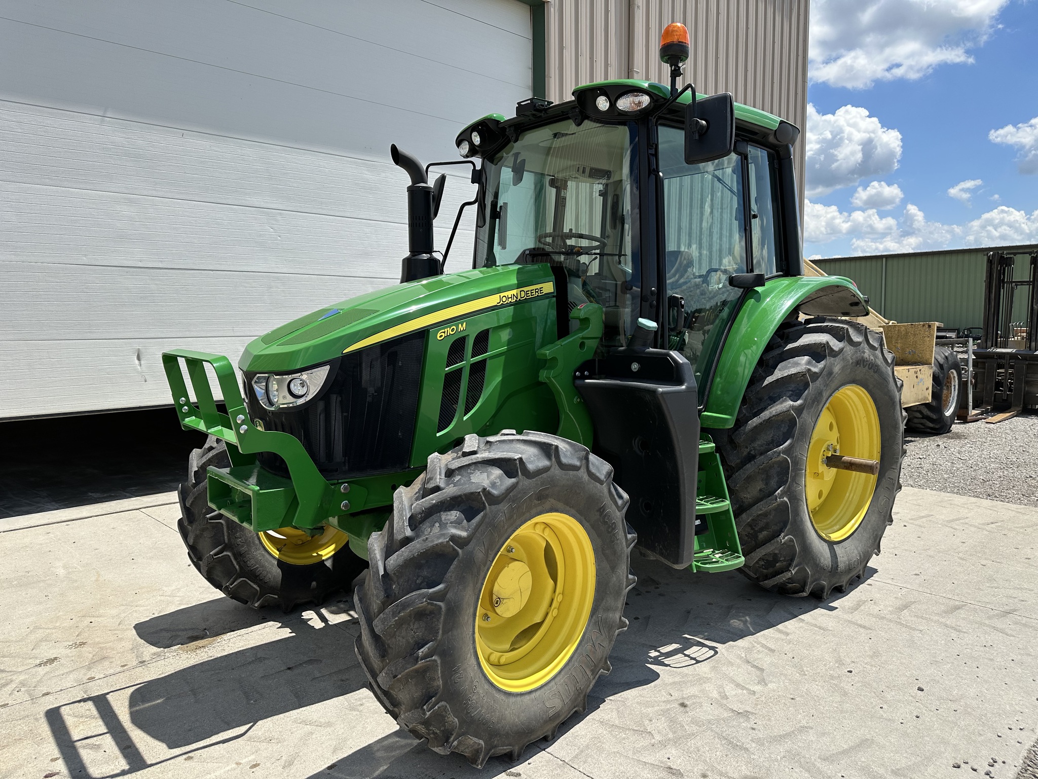 2022 John Deere 6110M Image 1