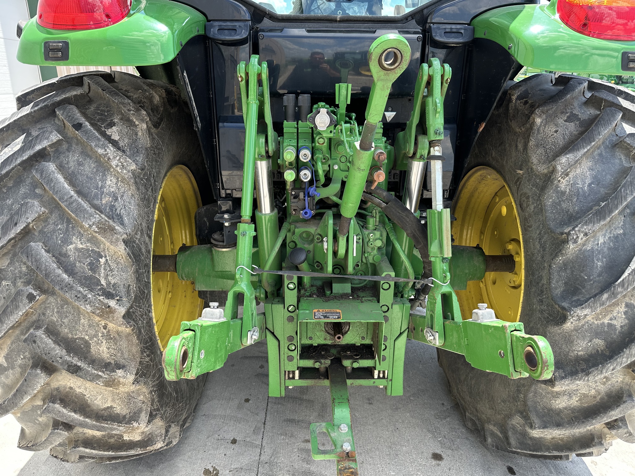2022 John Deere 6110M Image 17