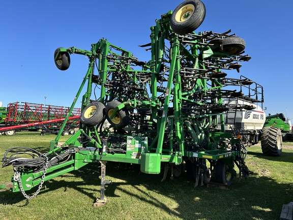 Used 2012 John Deere 1870 Air Drills and Seeders at Horizon Ag & Turf in Westlock, AB - Photo3