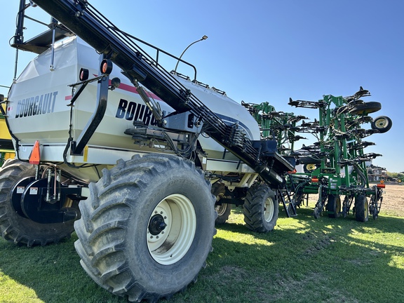 Used 2012 John Deere 1870 Air Drills and Seeders at Horizon Ag & Turf in Westlock, AB - Photo6