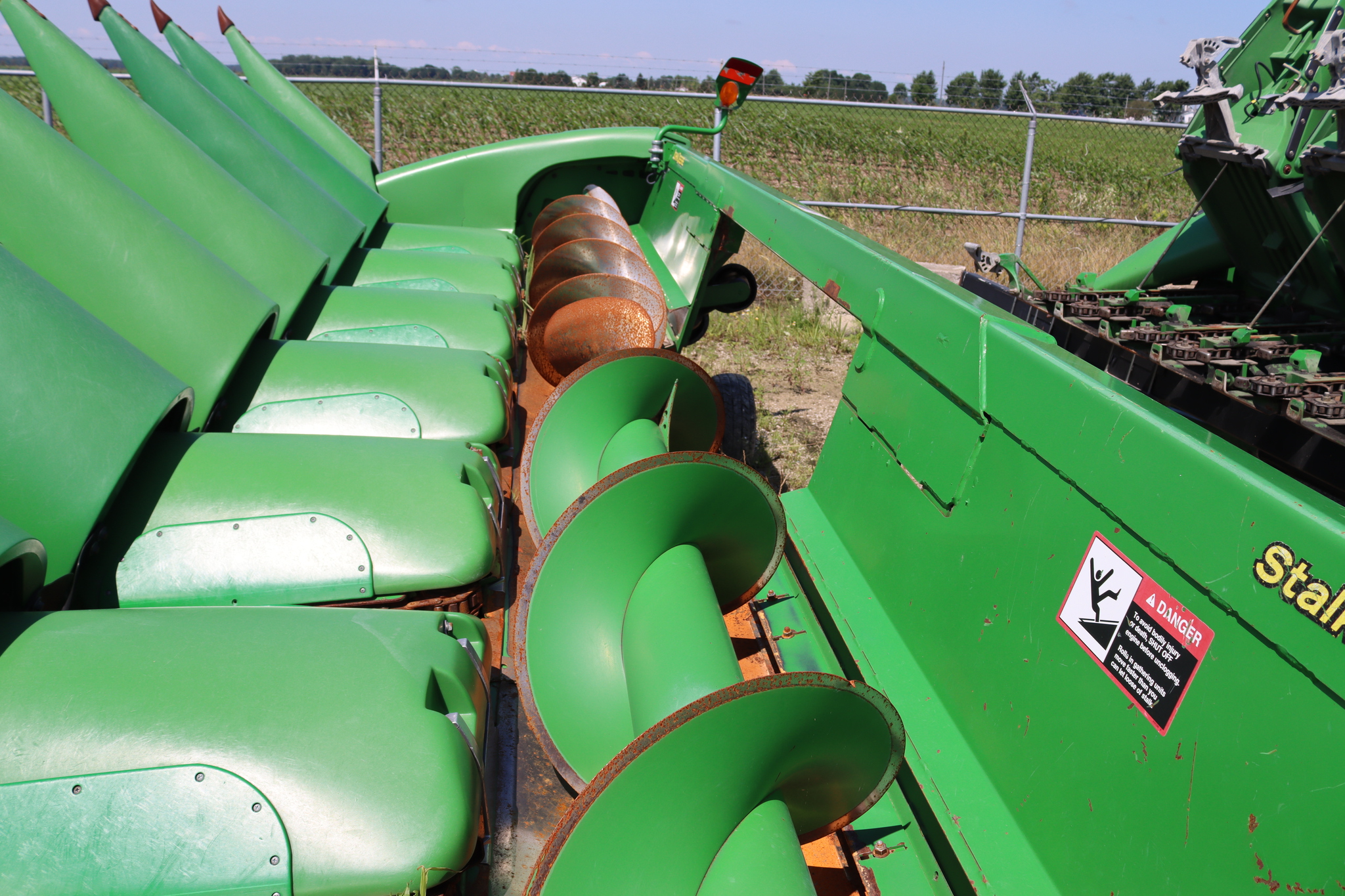 2009 John Deere 608C StalkMaster Corn and Row Crop headers