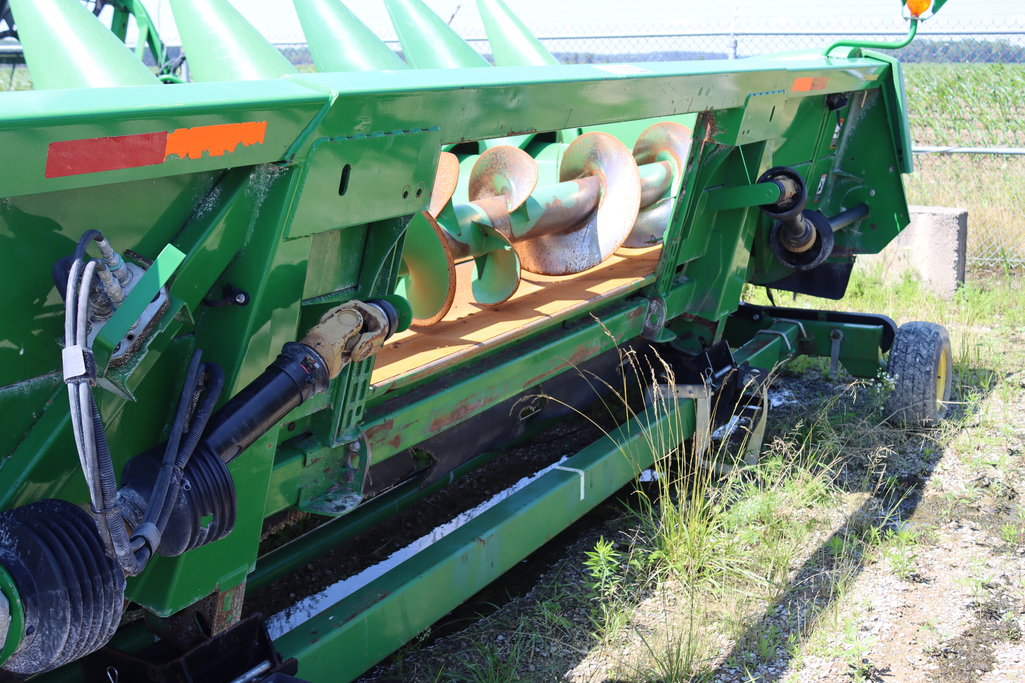 2009 John Deere 608C StalkMaster Corn and Row Crop headers