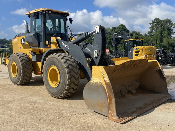 Photo of a 2023 John Deere 644 P