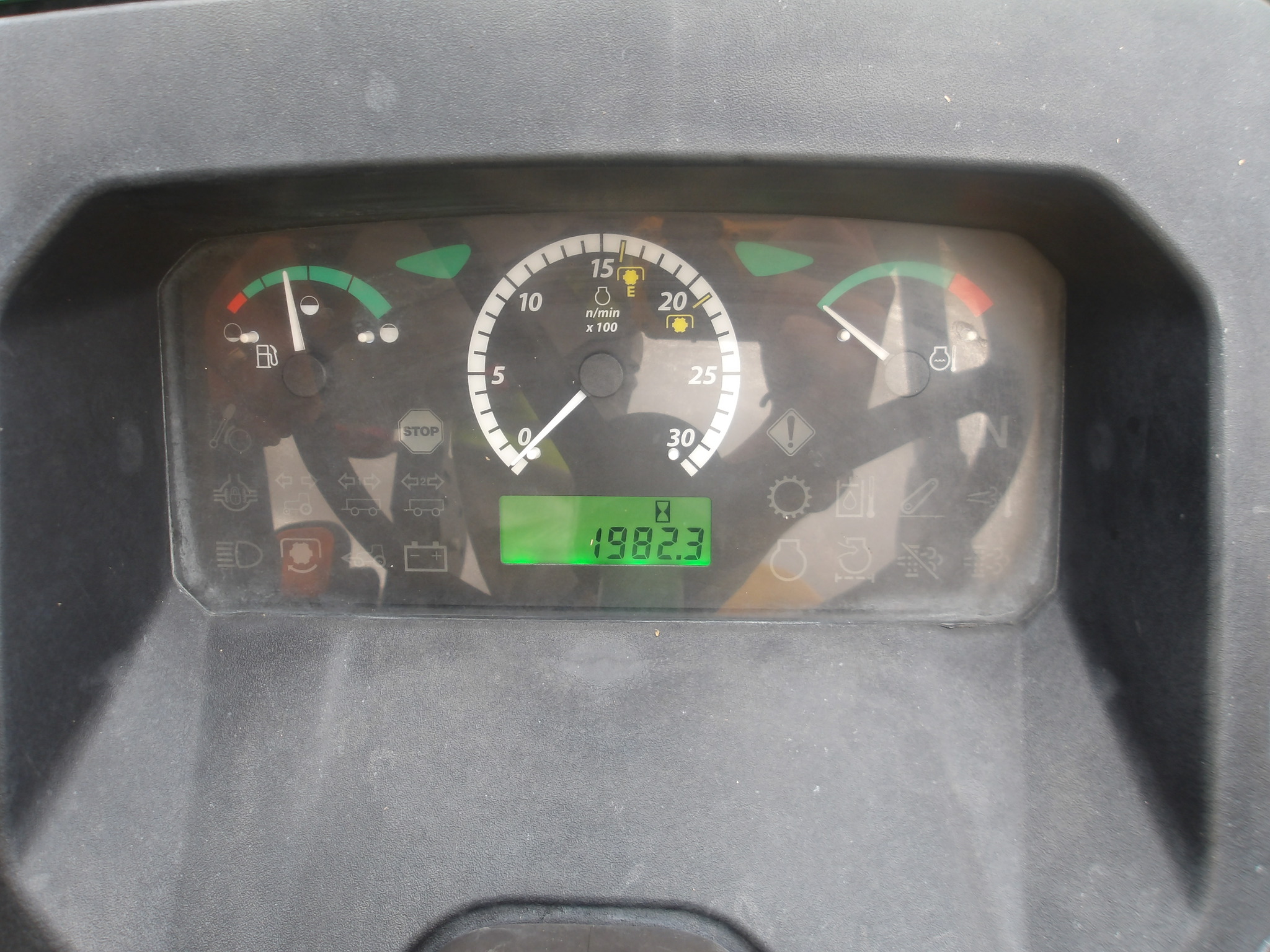 2022 John Deere 5065E Image 20