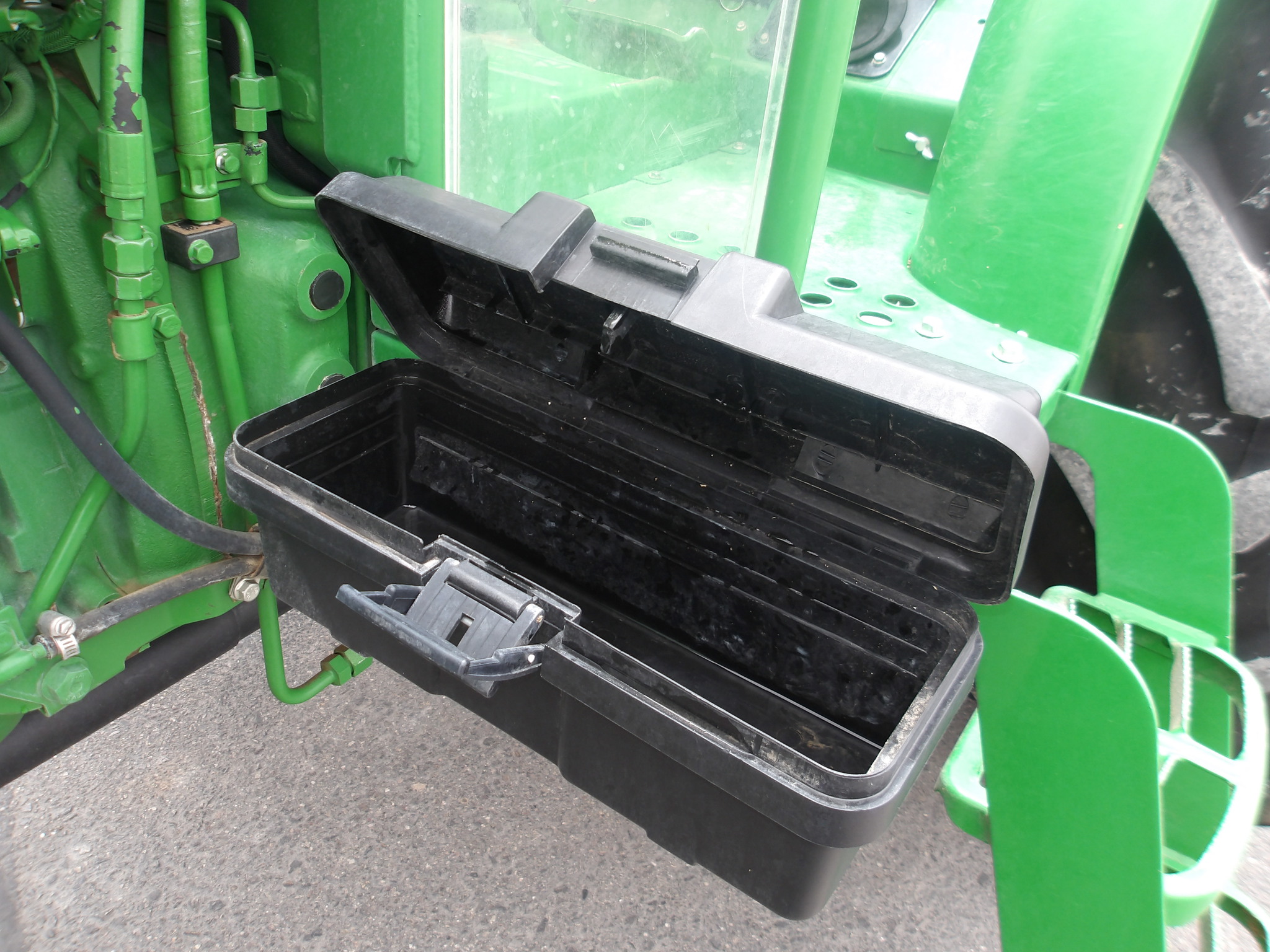 2022 John Deere 5065E Image 24