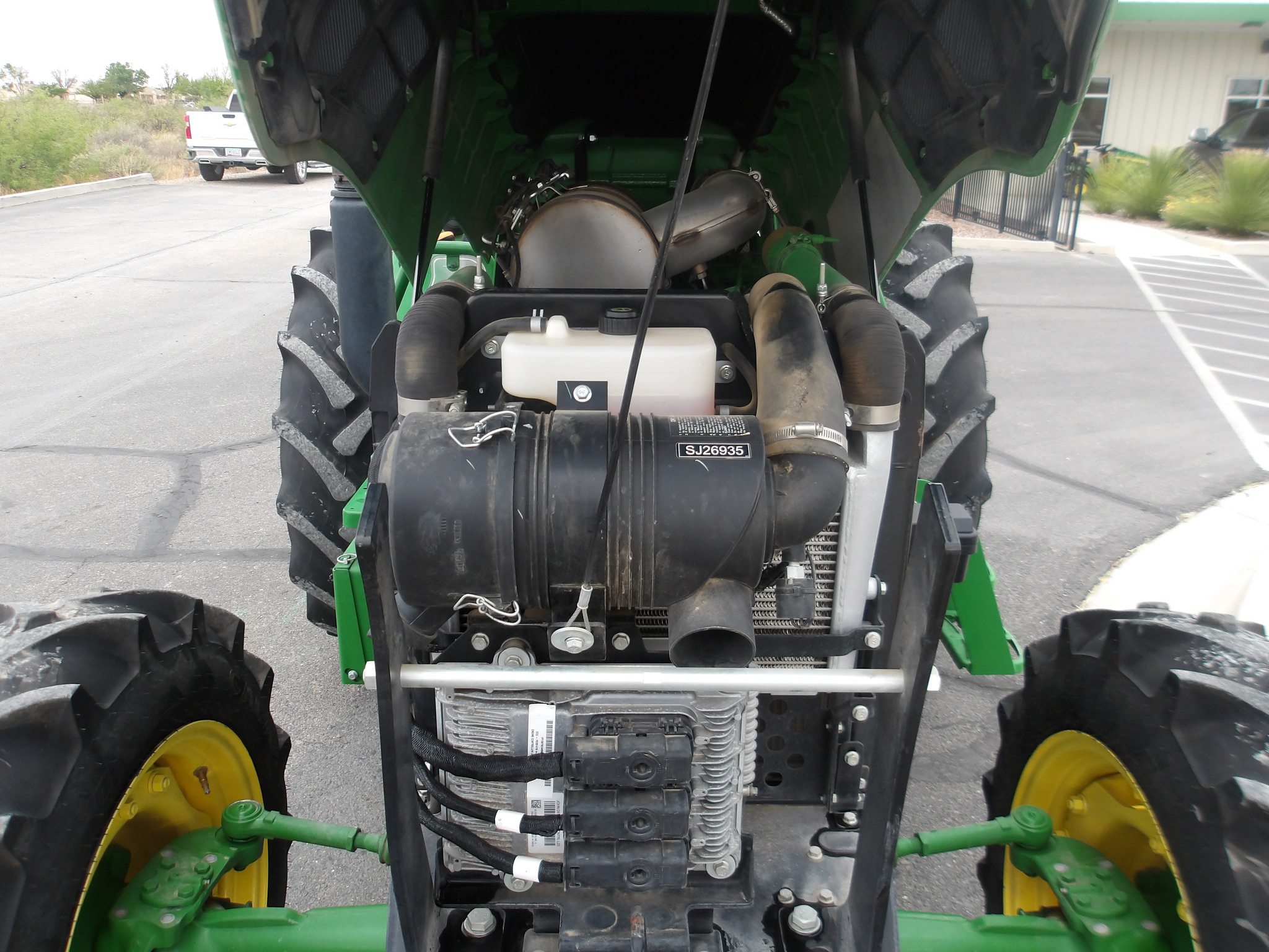 2022 John Deere 5065E Image 25
