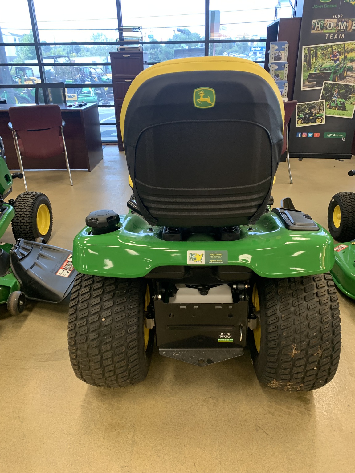 2025 John Deere X390 (POWER STEERING EQUIPPED) Image 4