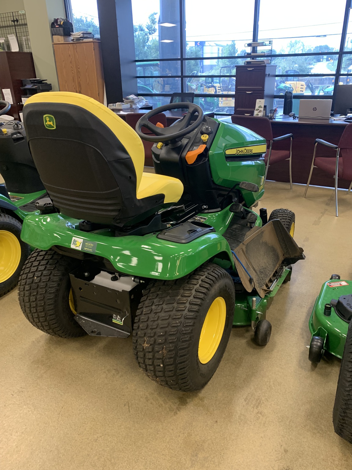 2025 John Deere X390 (POWER STEERING EQUIPPED) Image 5