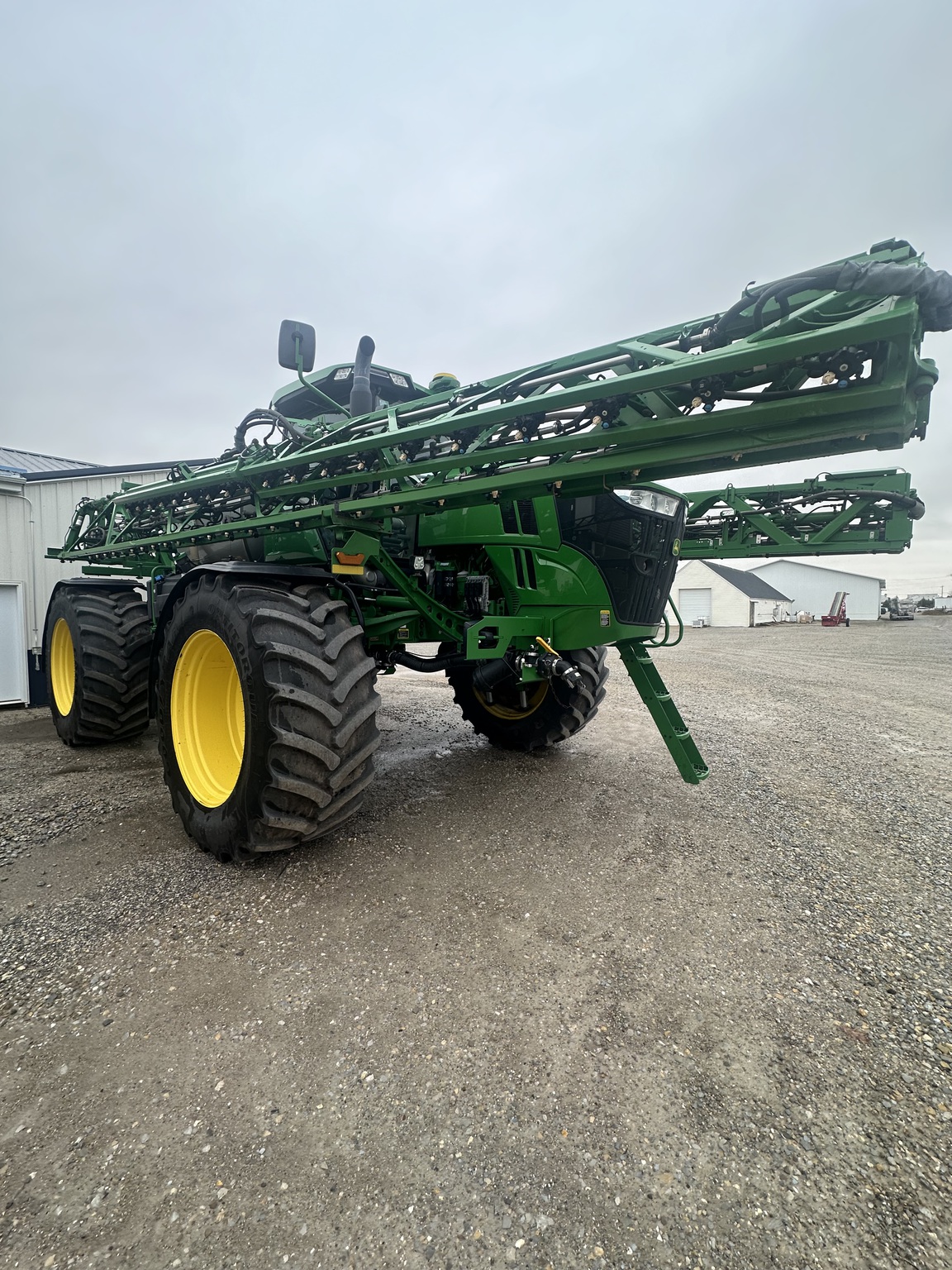 2022 John Deere 616R Image 4