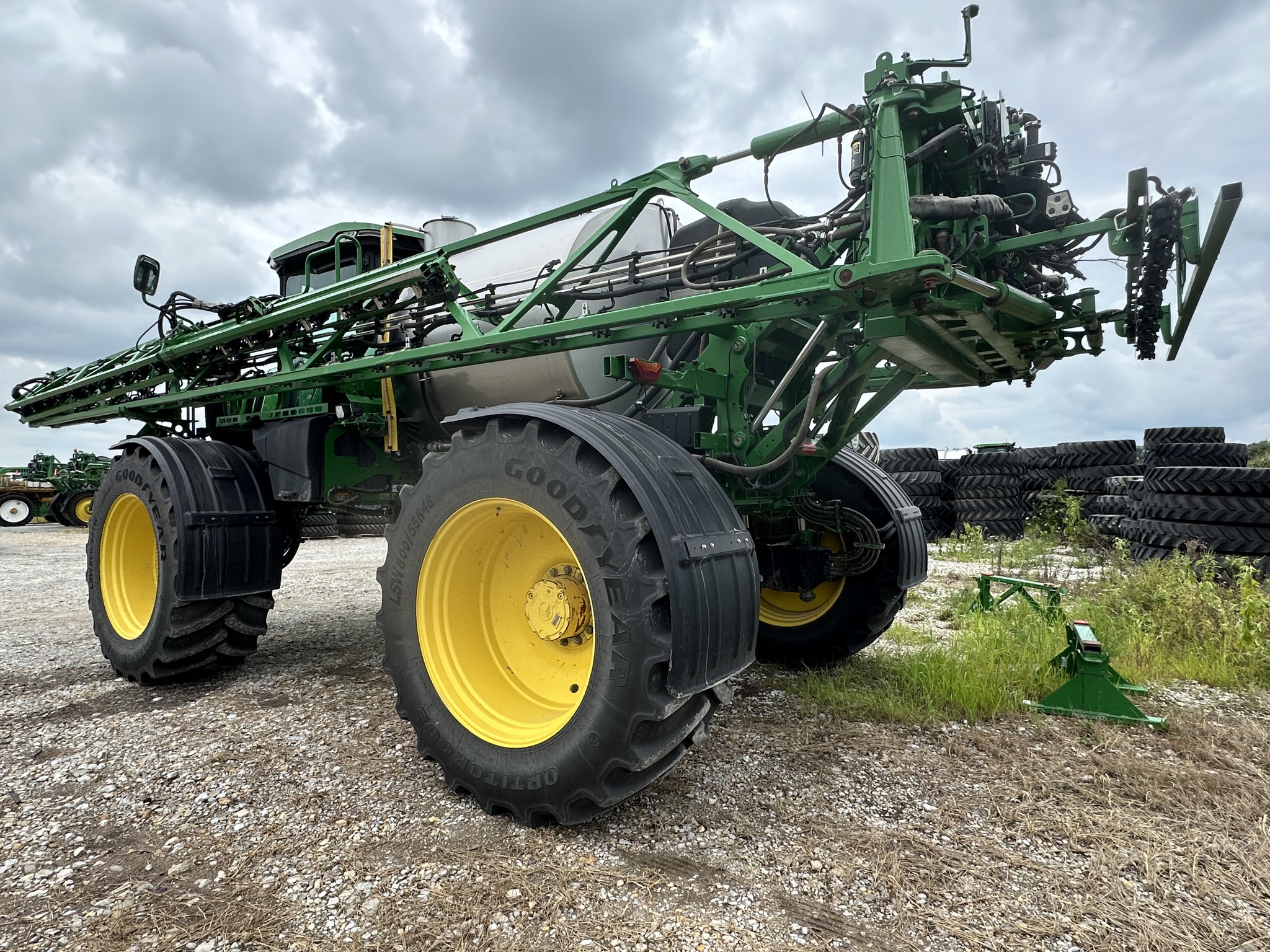 2022 John Deere 616R Image 3