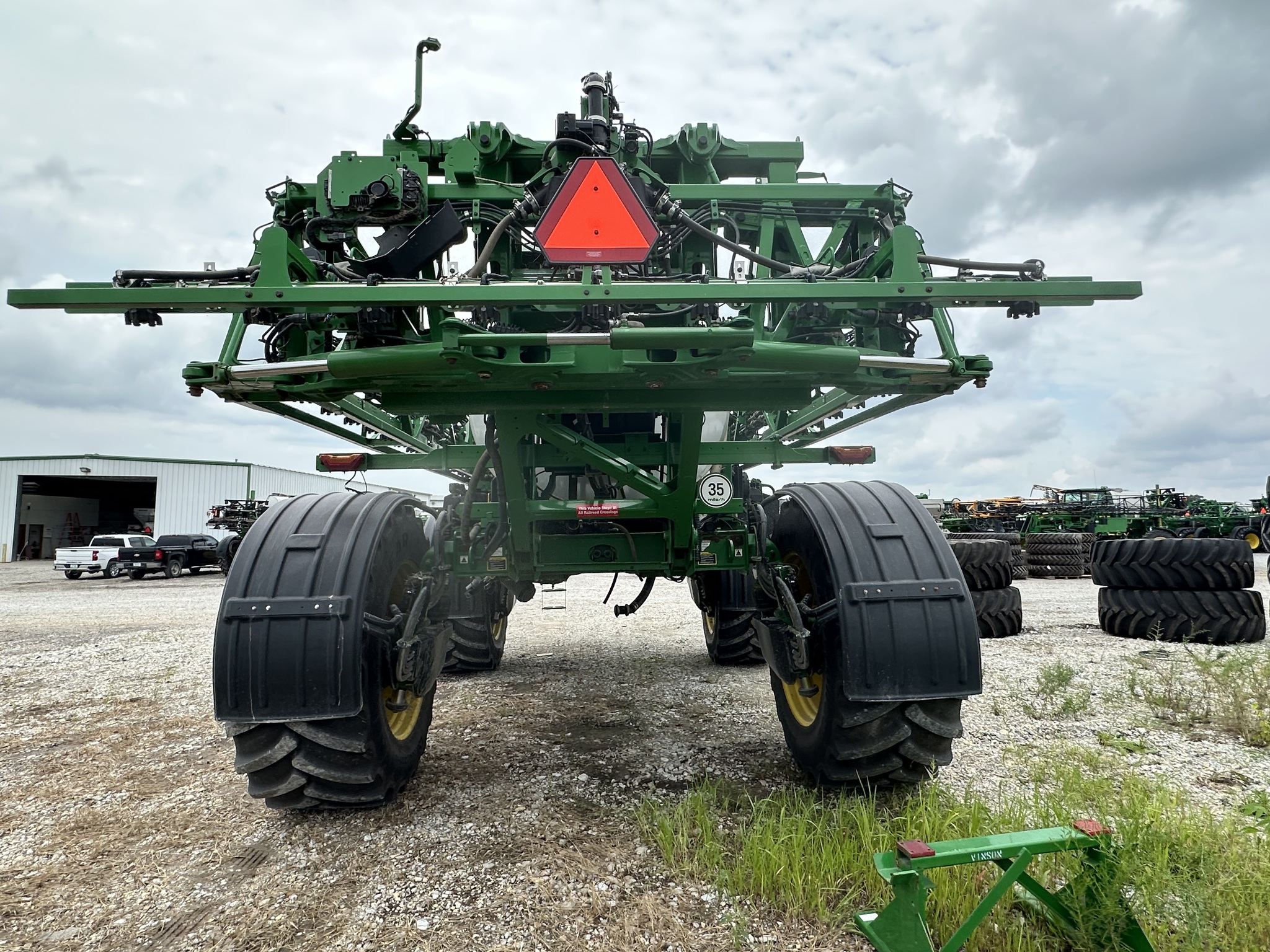 2022 John Deere 616R Image 4