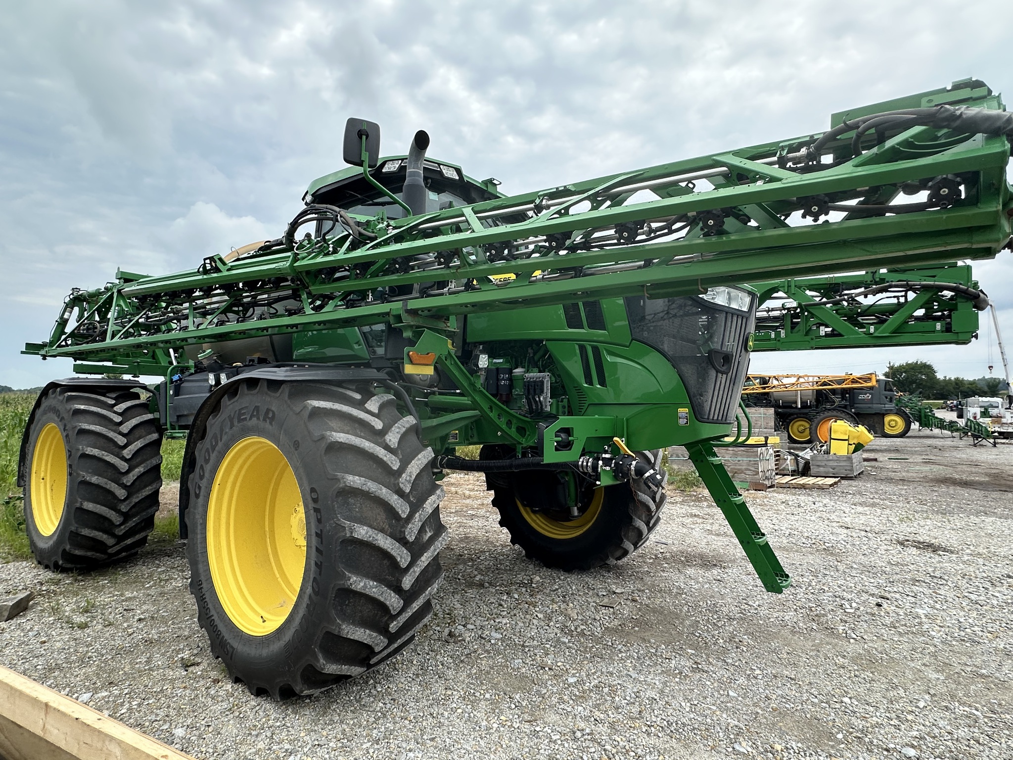 2022 John Deere 616R Image 7