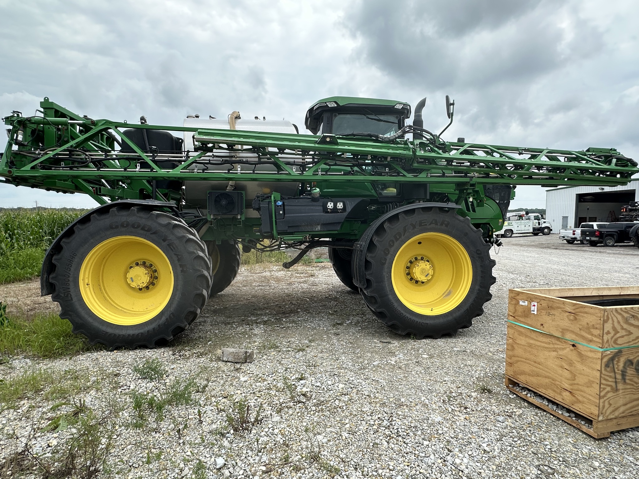 2022 John Deere 616R Image 6