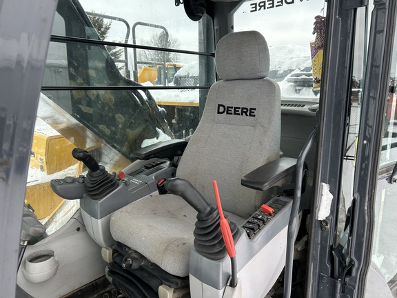 2020 John Deere 300G LC