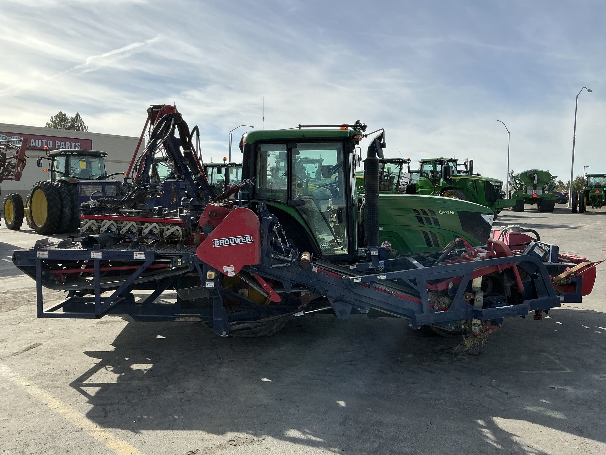 2015 John Deere 6105M Image 6