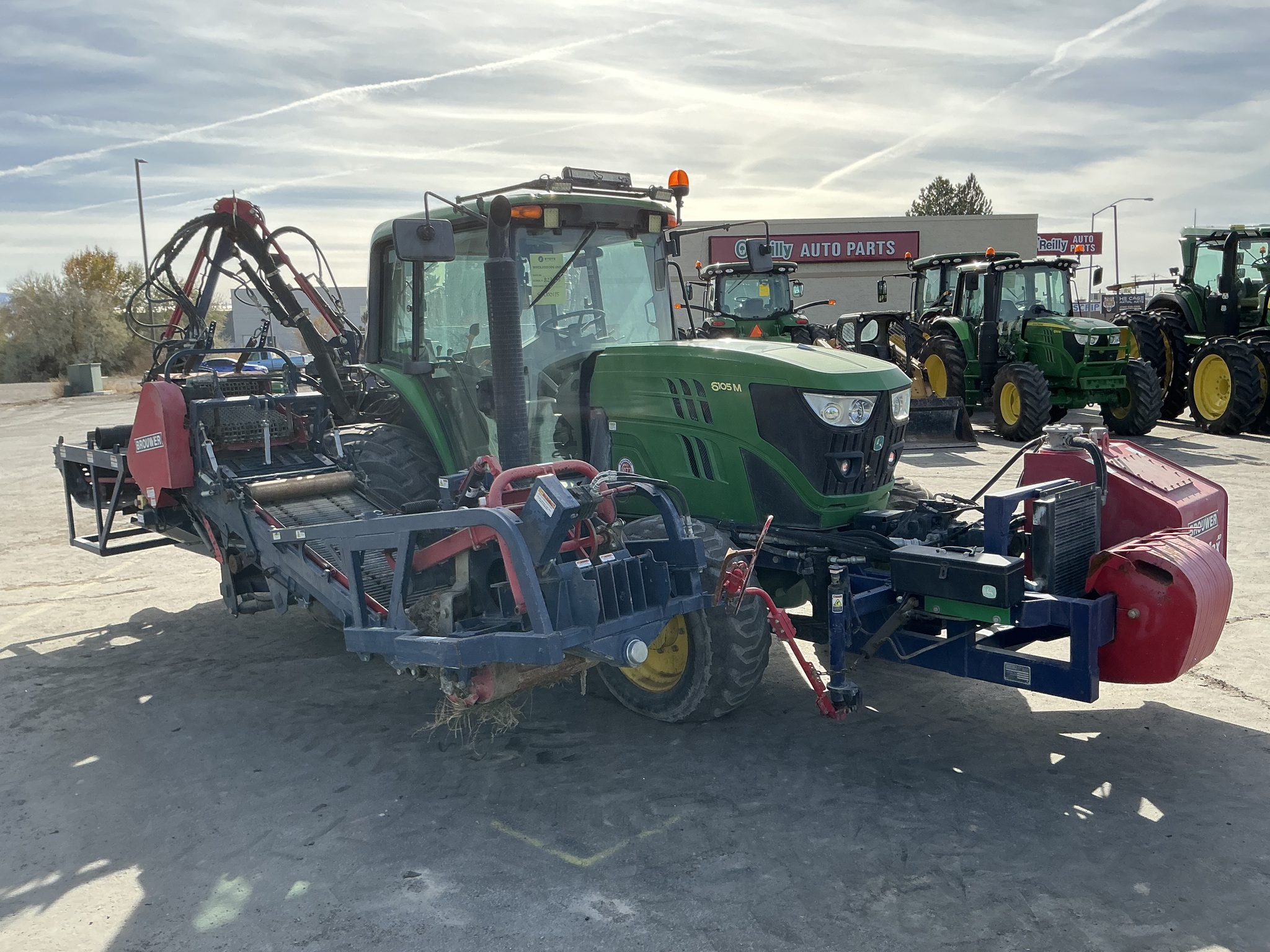 2015 John Deere 6105M Image 7