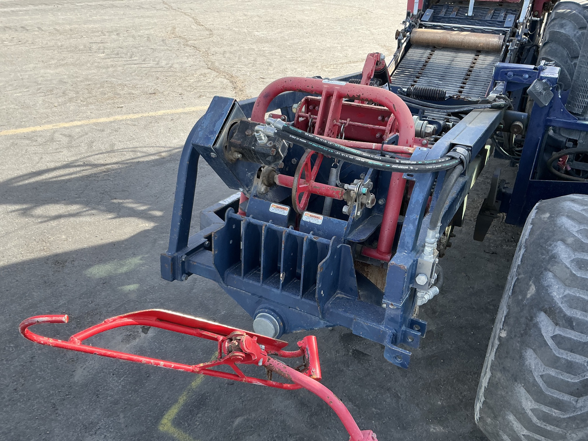 2015 John Deere 6105M Image 11