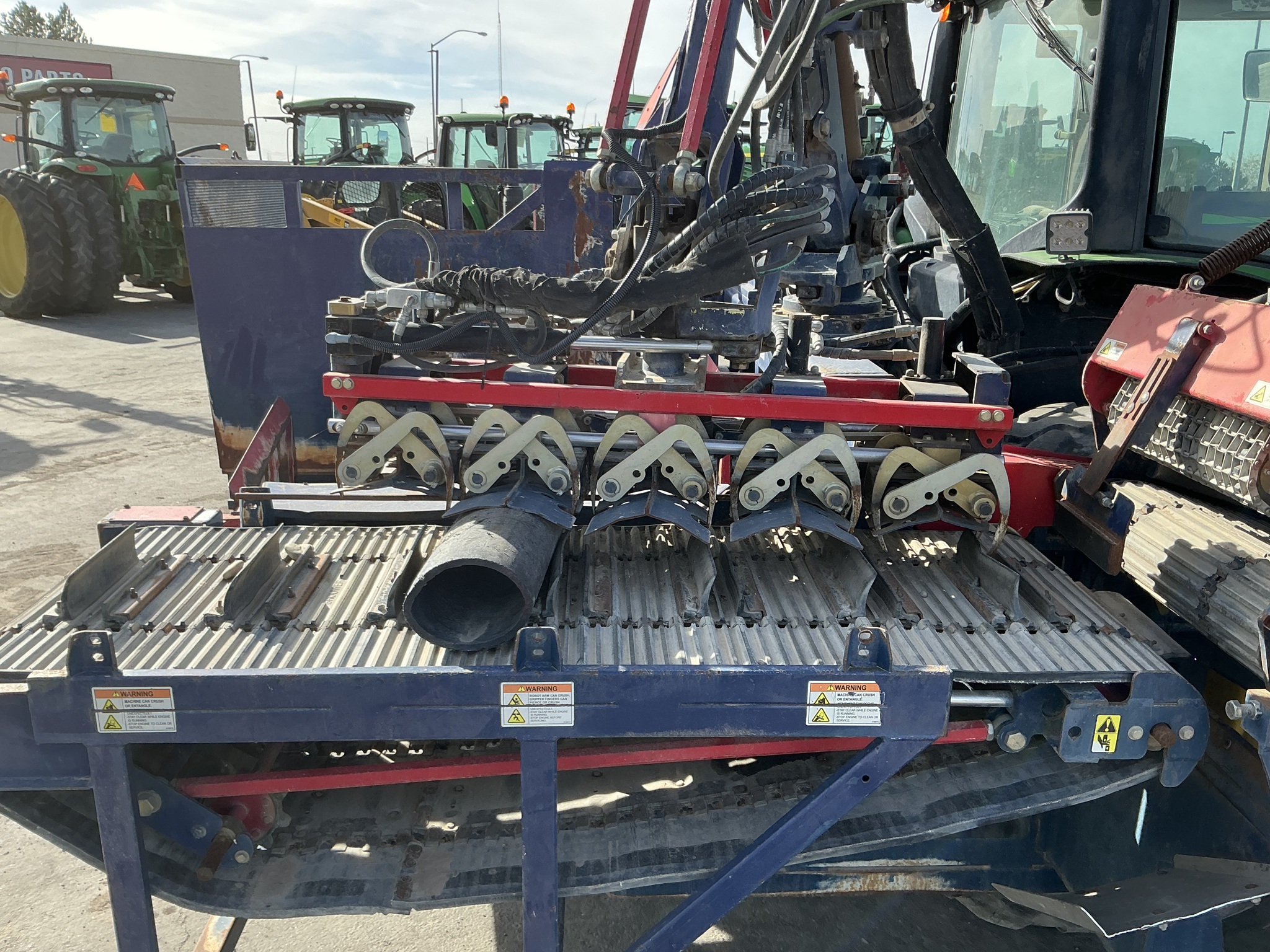 2015 John Deere 6105M Image 17