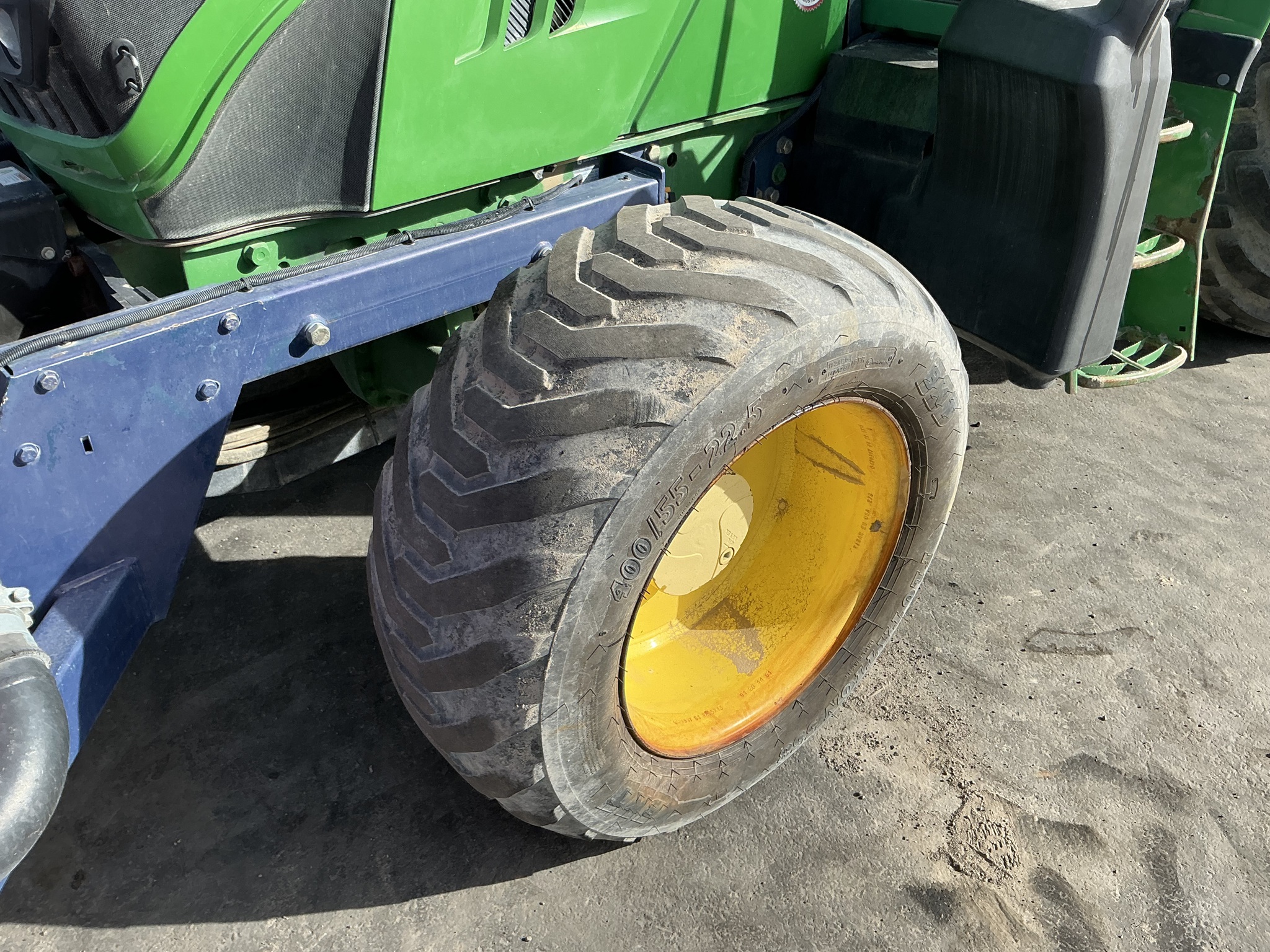 2015 John Deere 6105M Image 22