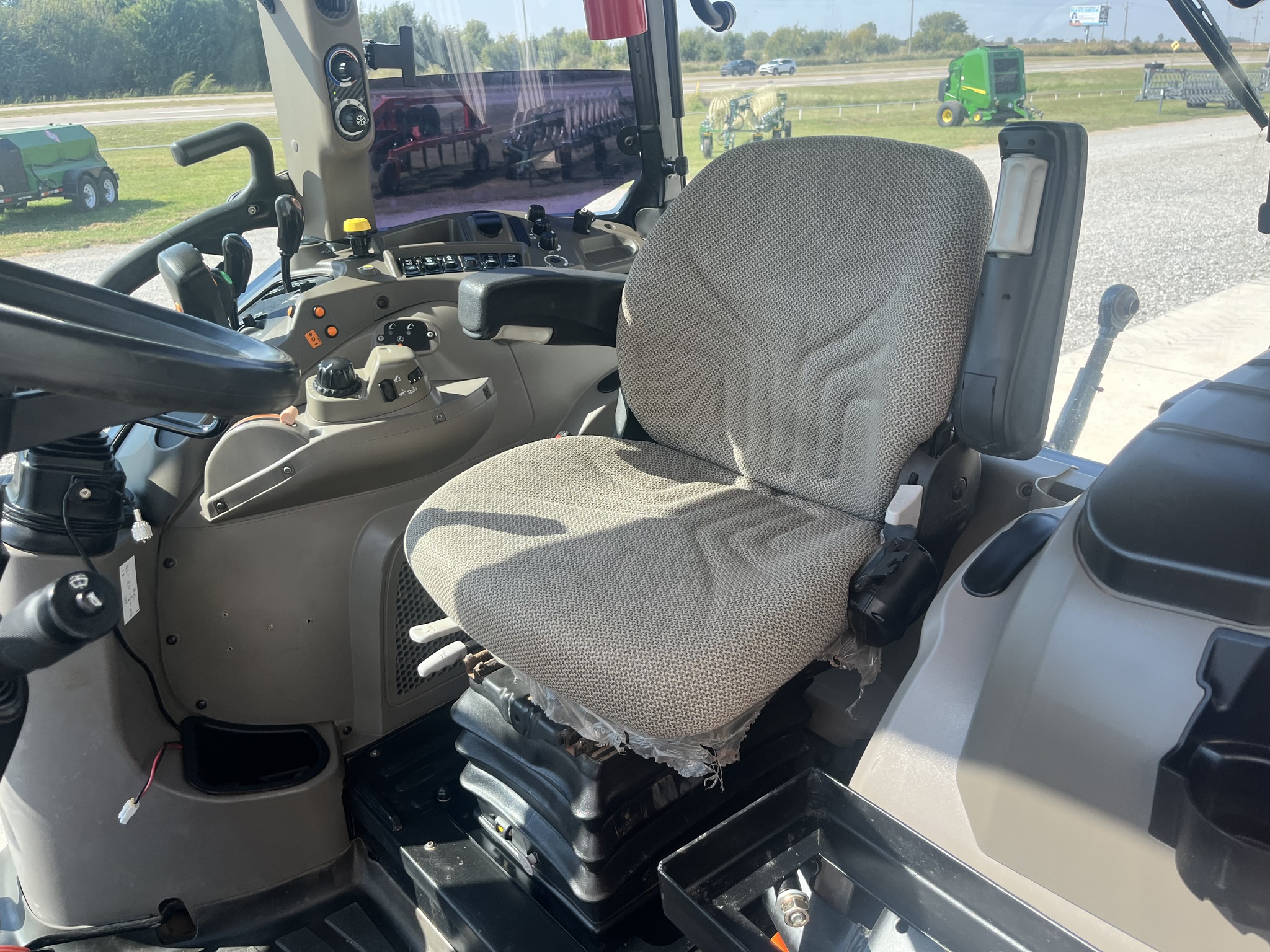 2017 Case IH 120U Image 12