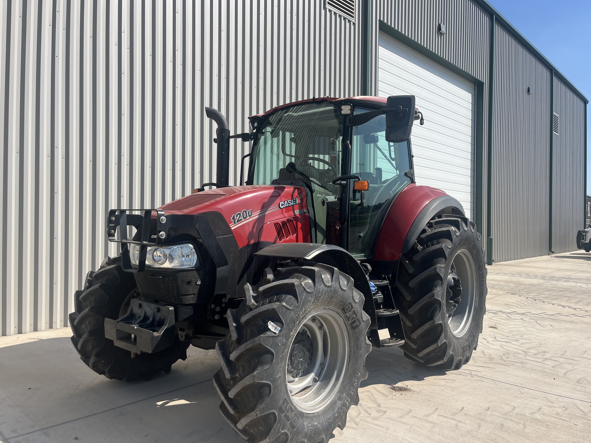 2017 Case IH 120U Image 1