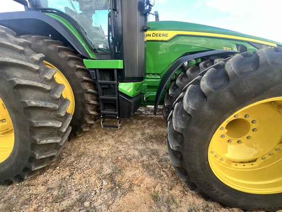2023 John Deere 8R 370 Photo 2