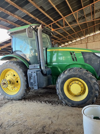 2011 John Deere 7200R